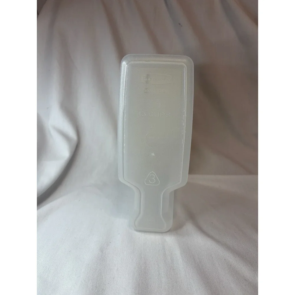 VTGRubbermaid Servin Saver 13 Cups Clear Plastic Cereal Container White Snap Lid